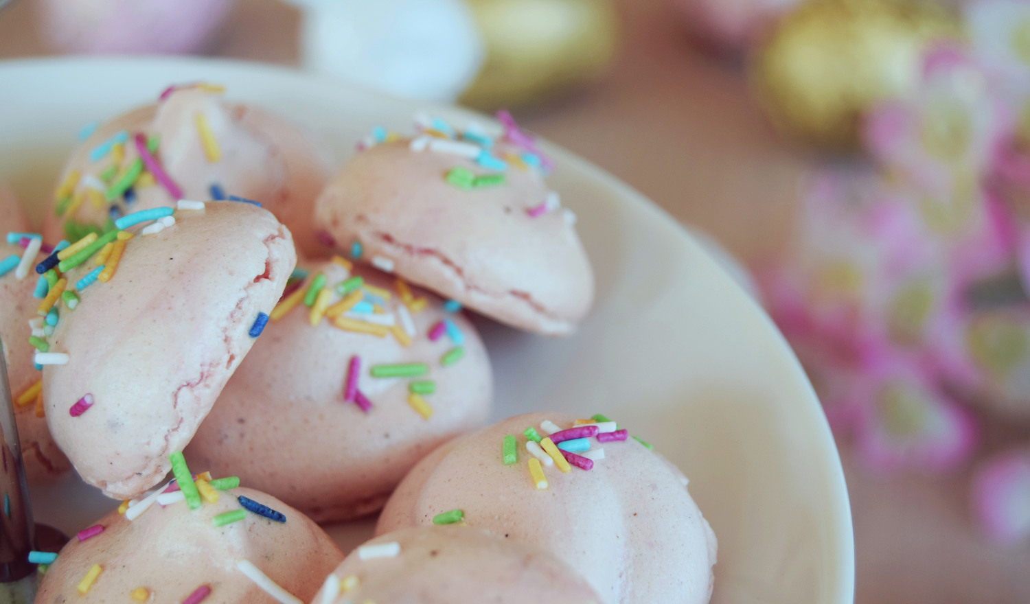 Mini_Pink_Meringues_Recipe_Zalabell_1