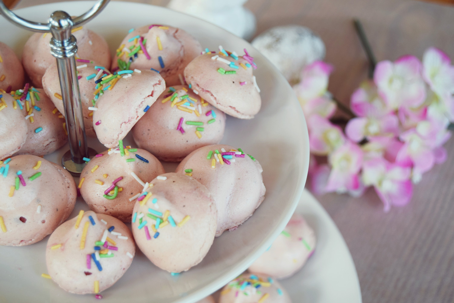 Mini_Pink_Meringues_Recipe_Zalabell_6