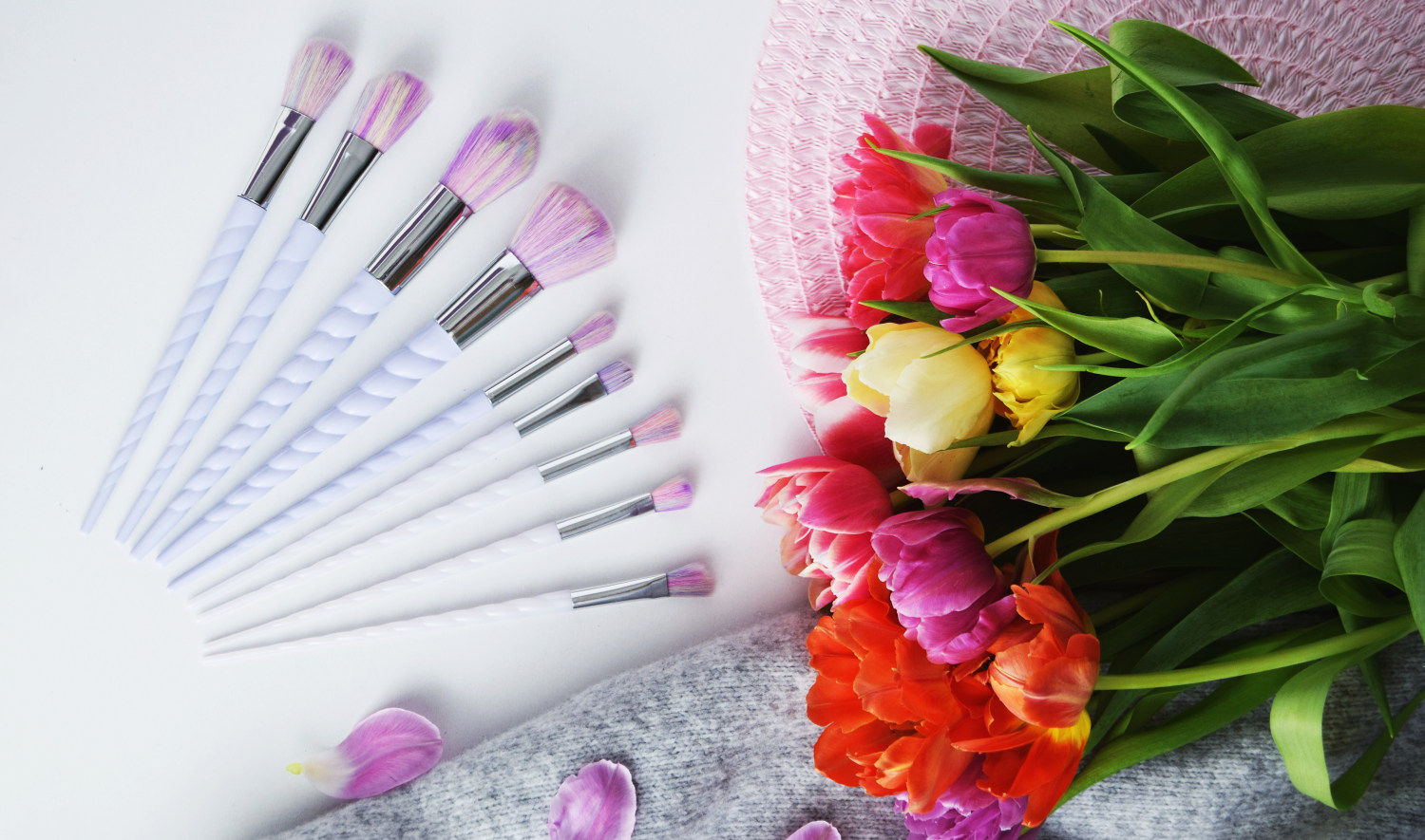 Unicorn_Rainbow_makeup_brushes_Zalabell_beauty_4