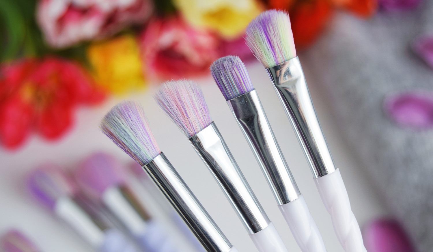 Unicorn_Rainbow_makeup_brushes_Zalabell_beauty_6